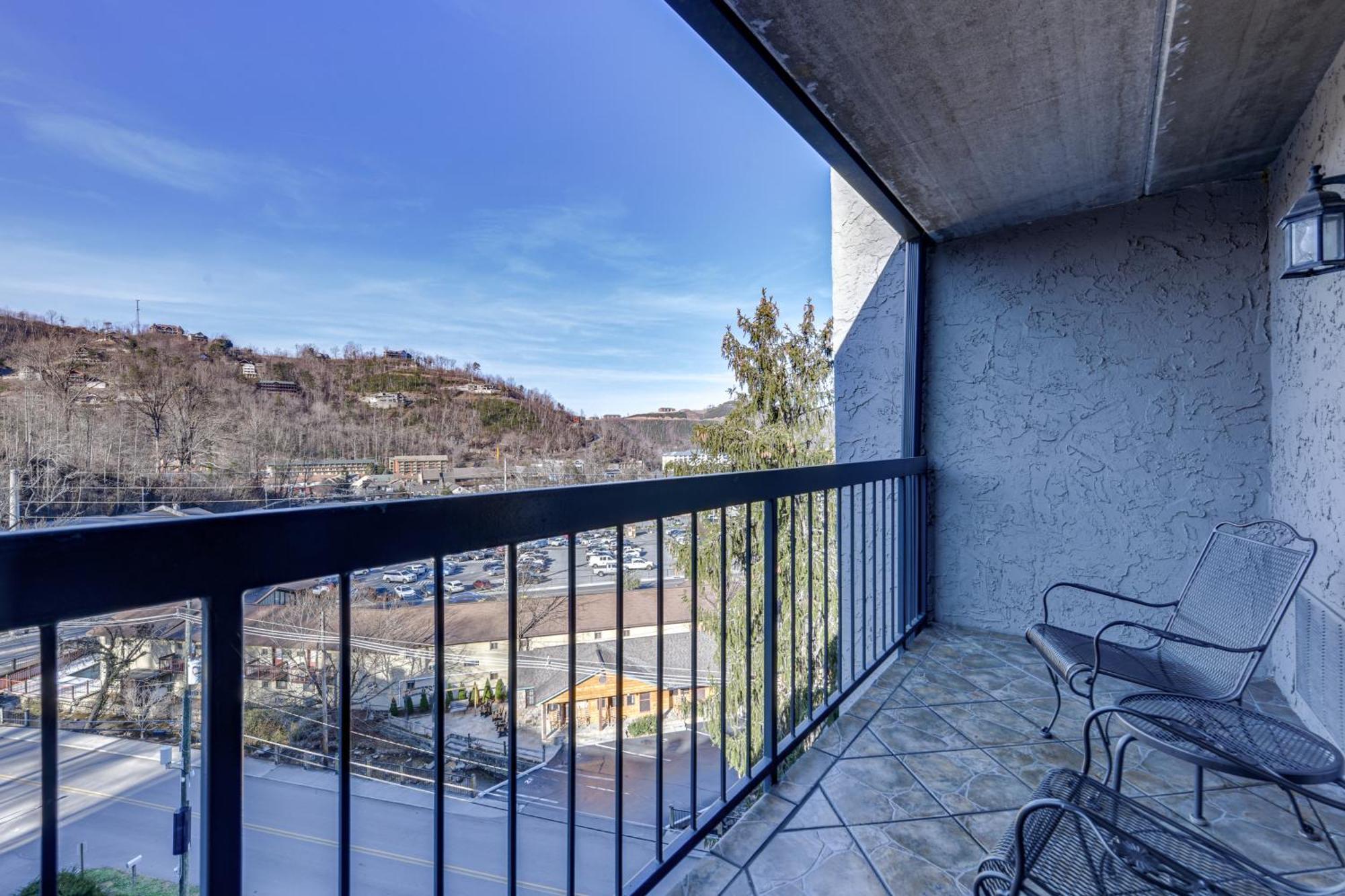 Downtown Gatlinburg Condo With Community Pool! 외부 사진